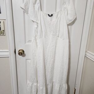 BloomChic Elegant Cream Maxi Dress Size 2X